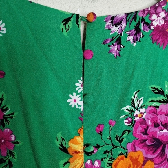 Torrid Midi Challis Green Floral Smocked Dress Size 4X - Picture 3 of 7